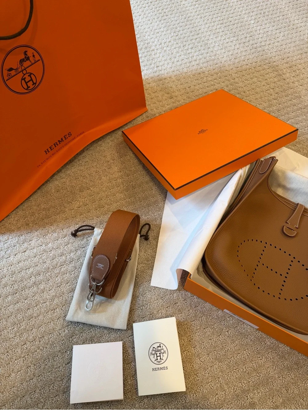 Hermès Evelyne III 29 Shoulder Bag in Gold Clemence Bull Calfskin Leather